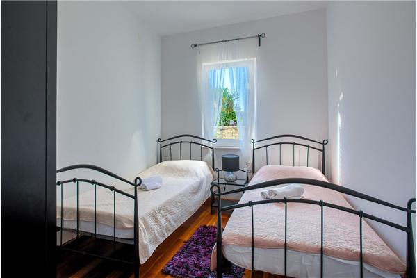 Apartment A1, for 5 persons