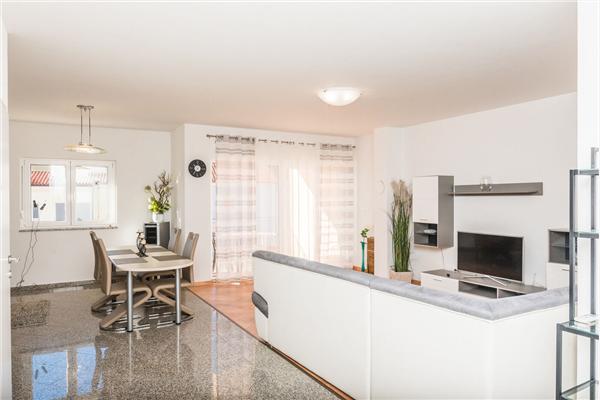 Apartment A1, for 5 persons