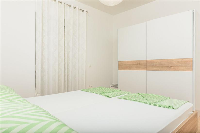 Apartment A1, for 5 persons