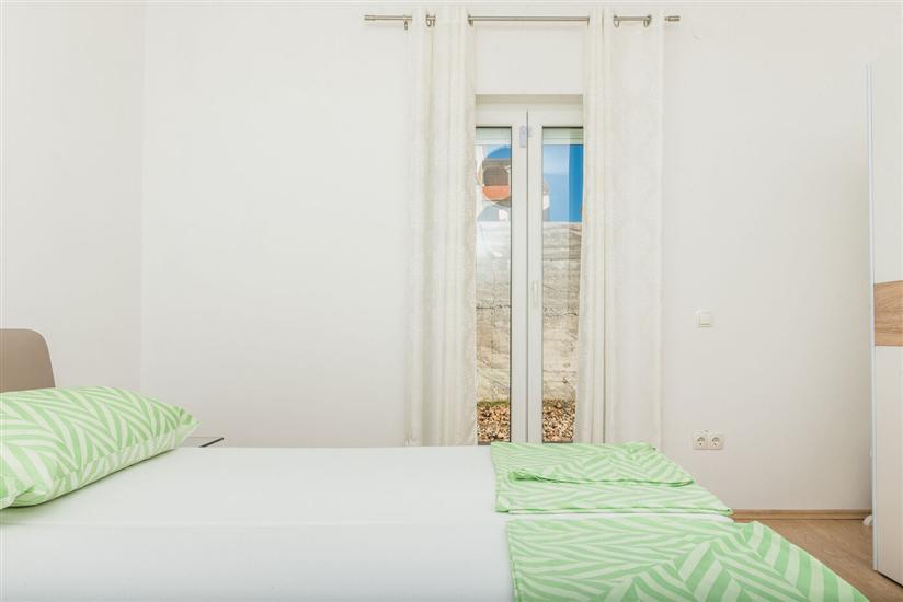 Apartment A1, for 5 persons