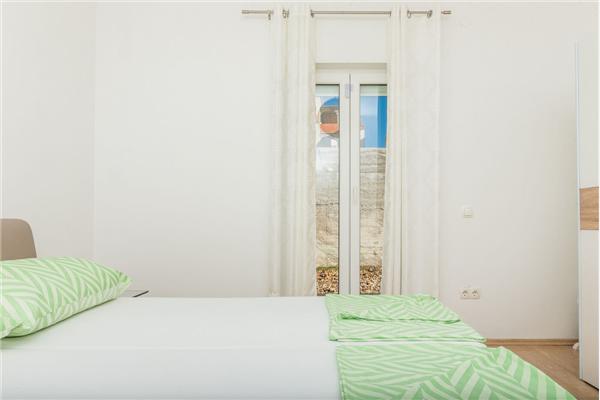 Apartment A1, for 5 persons