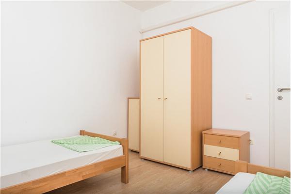 Apartment A1, for 5 persons