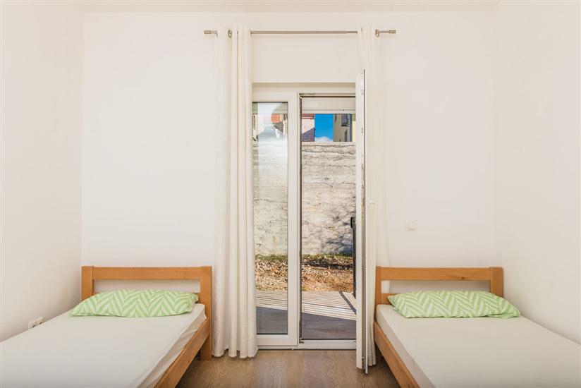 Apartment A1, for 5 persons