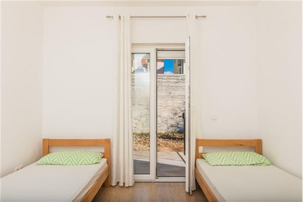 Apartment A1, for 5 persons