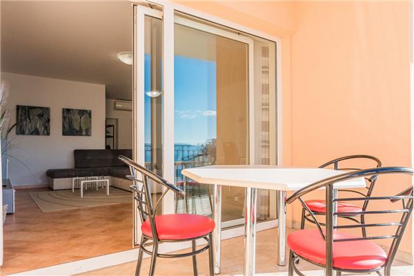 Apartment A1, for 5 persons