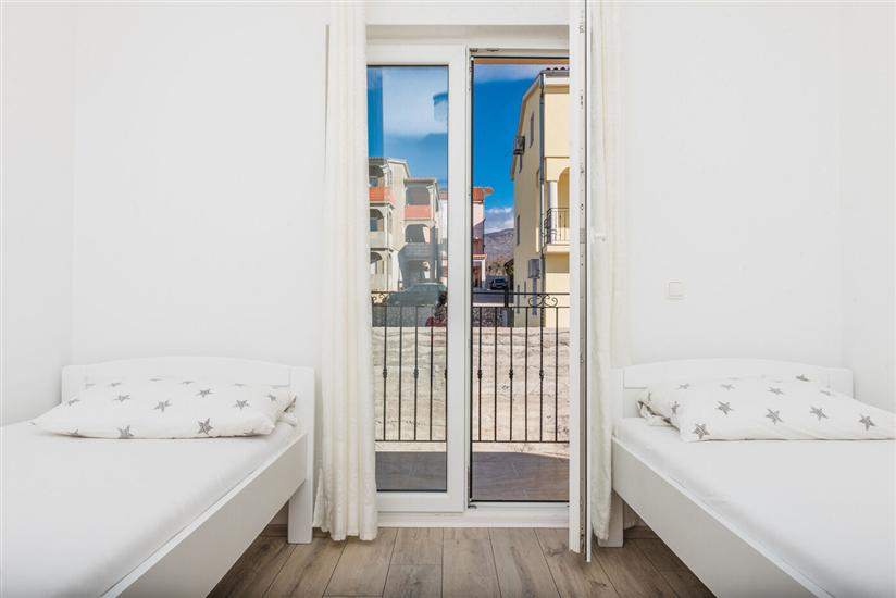 Apartment A2, for 7 persons