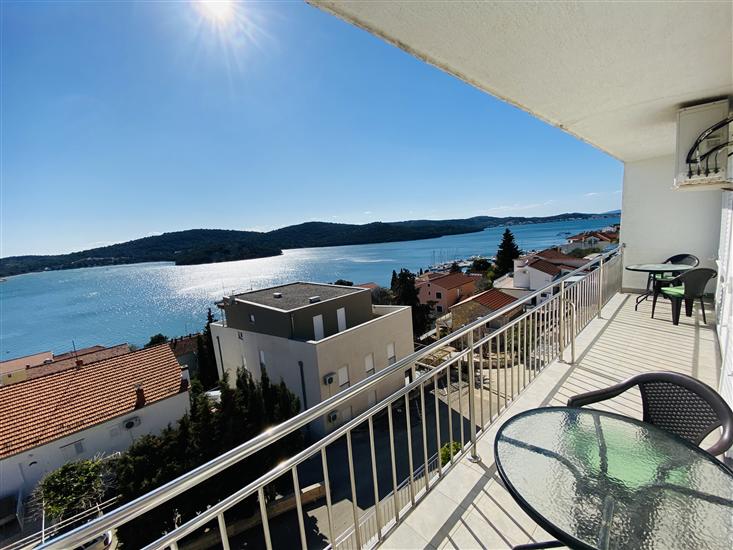 Apartment A2, for 5 persons