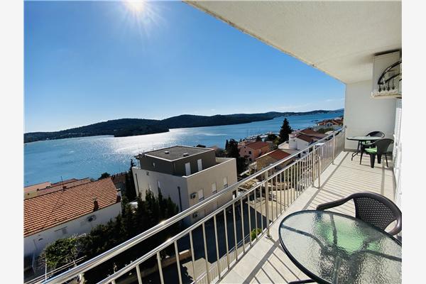 Apartment A2, for 5 persons