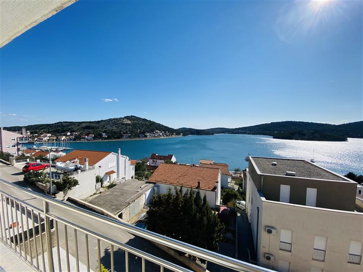 Apartment A2, for 5 persons