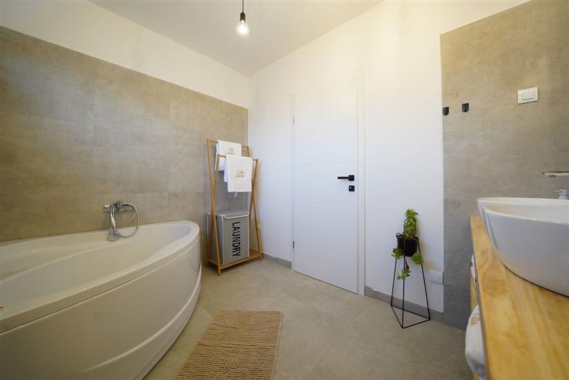 House K1, for 8 persons