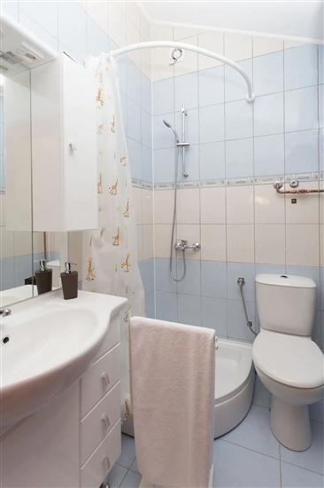 House K1, for 14 persons