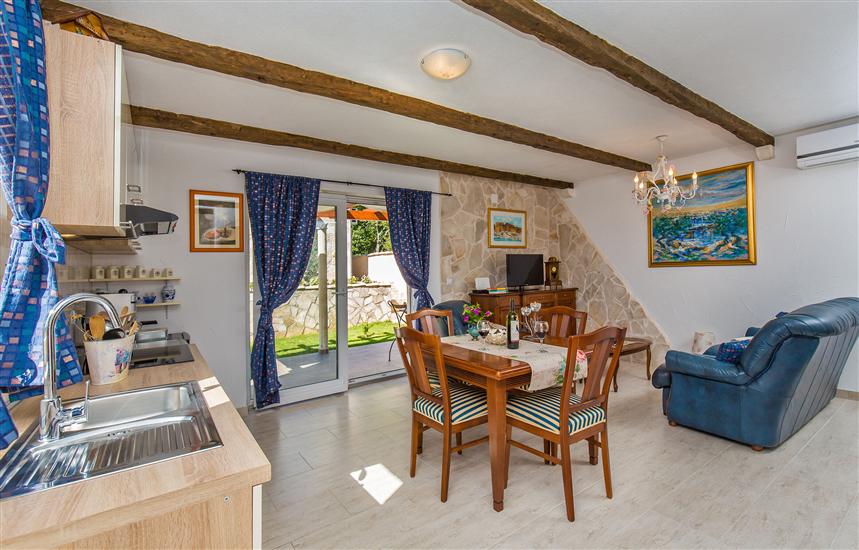 House K1, for 8 persons