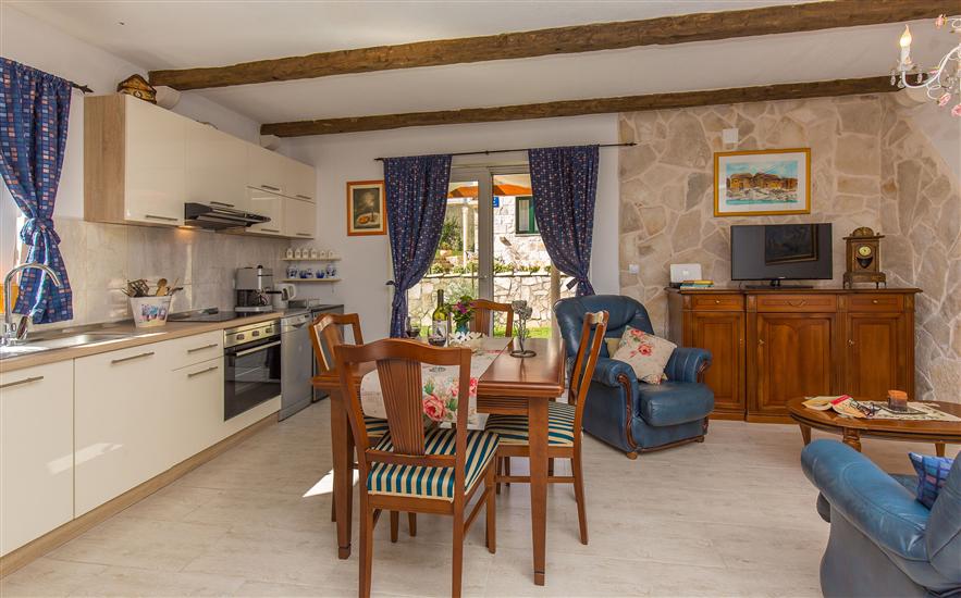 House K1, for 8 persons