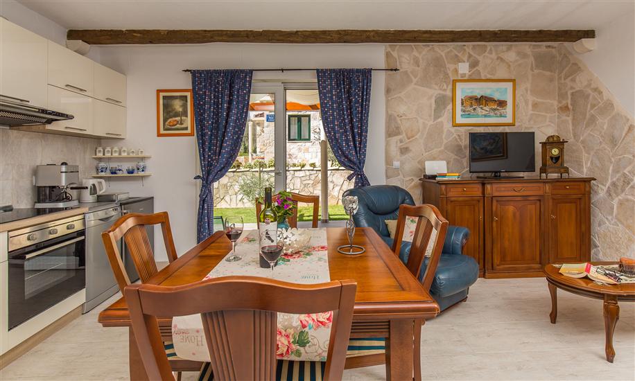 House K1, for 8 persons