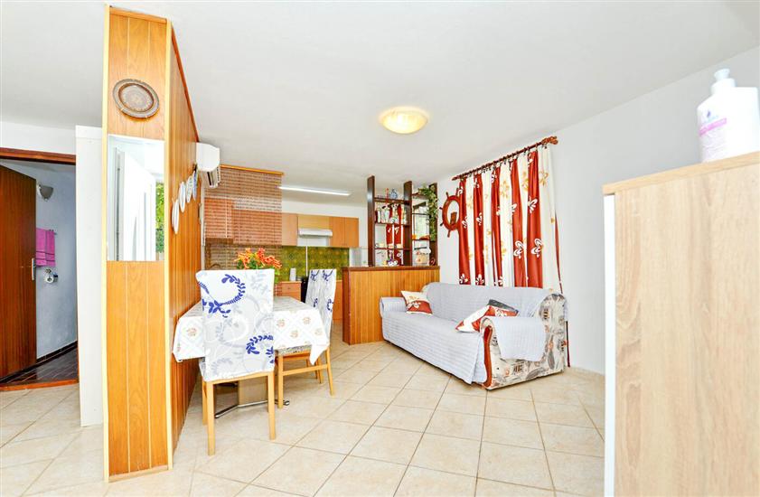 Apartment A2, for 6 persons
