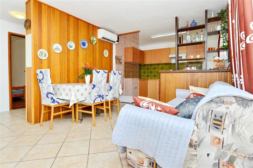 Apartment A2, for 6 persons