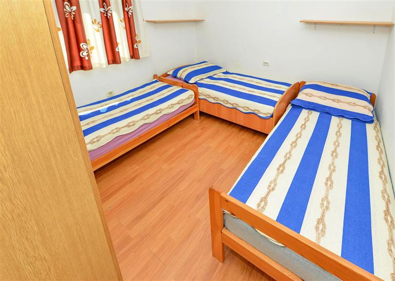 Apartment A2, for 6 persons