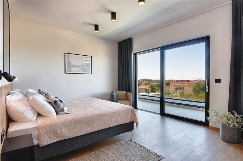 House K1, for 14 persons