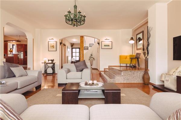 Hiša K1, na 12 osebe