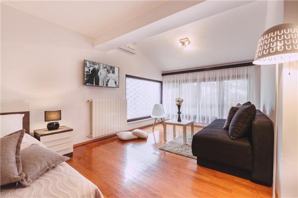 House K1, for 12 persons