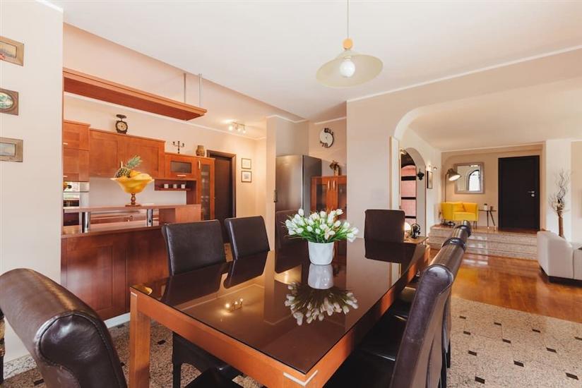 House K1, for 12 persons