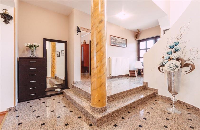 House K1, for 12 persons