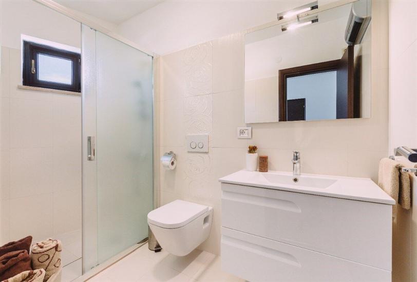 House K1, for 12 persons