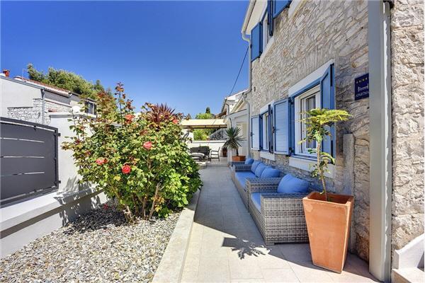 Apartment A1, for 6 persons