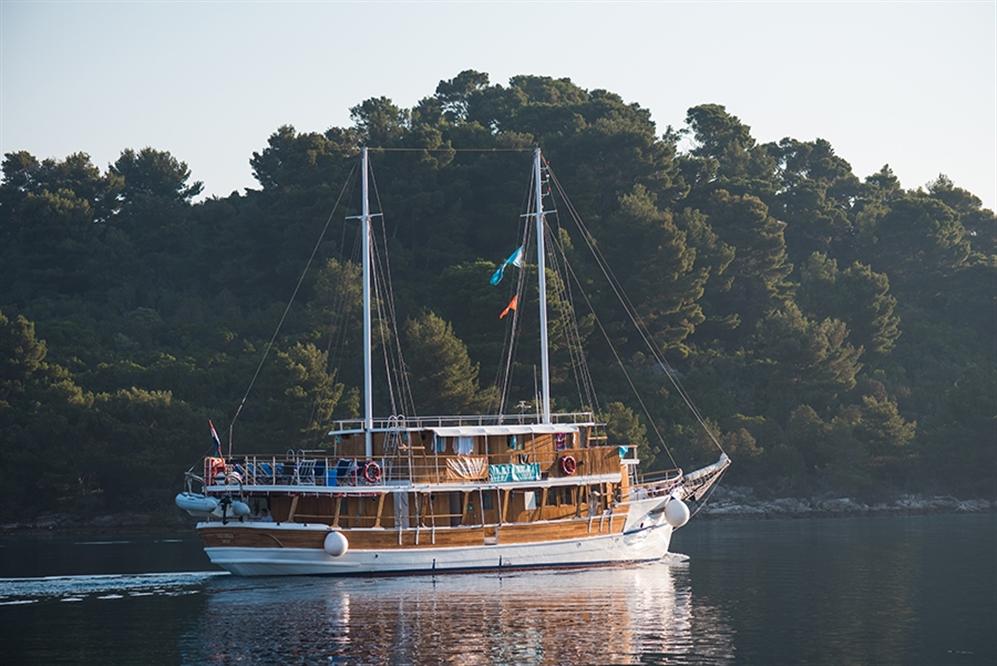 a1dc759175b63a46986f7f8f77e95167-original