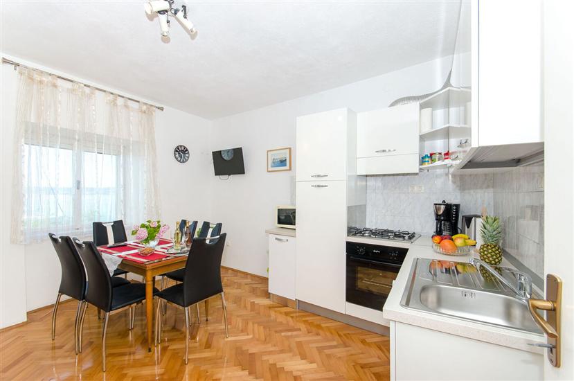 House K1, for 8 persons