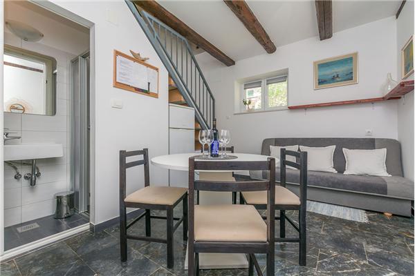 Apartment A2, for 6 persons