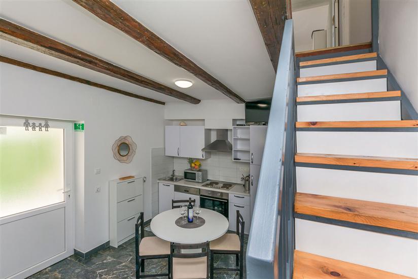 Apartment A2, for 6 persons