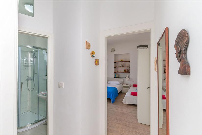 Apartment A2, for 6 persons