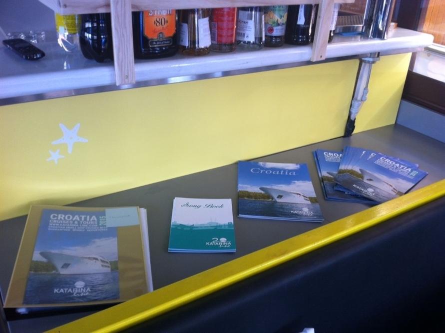 627b0440d76a5d13b9cdbe9b9cc24ecf-original