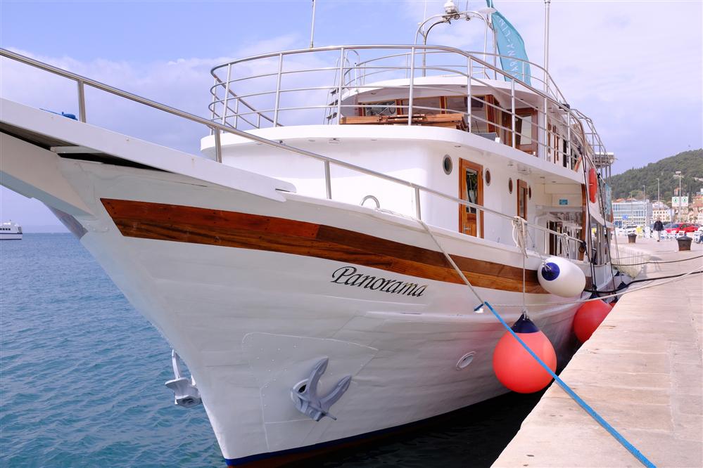 951735448721e63a503f07774c3e885a-original