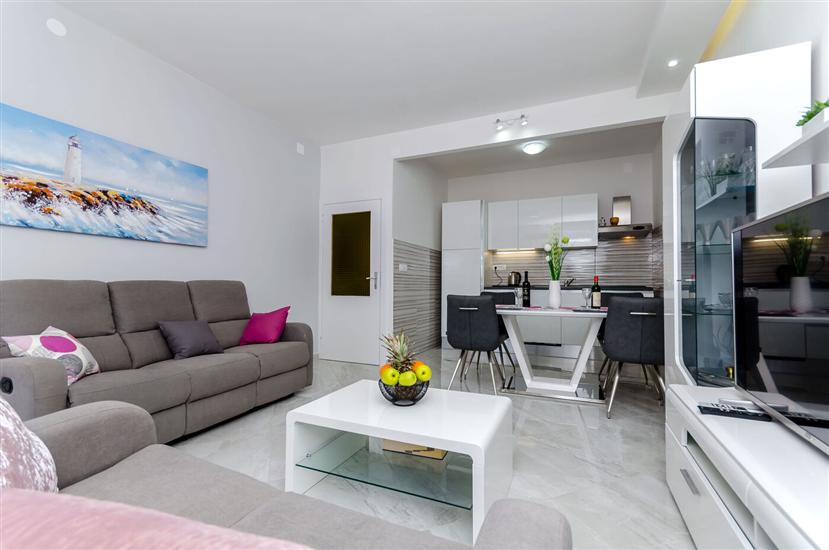 Apartment A1, for 5 persons