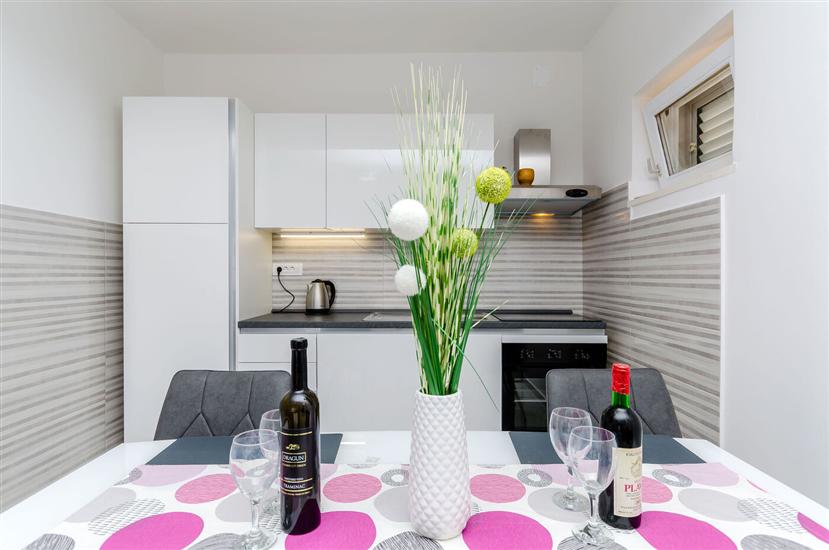 Apartment A1, for 5 persons