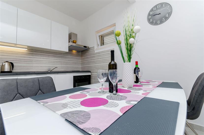 Apartment A1, for 5 persons