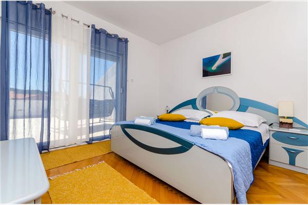 Apartment A1, for 5 persons