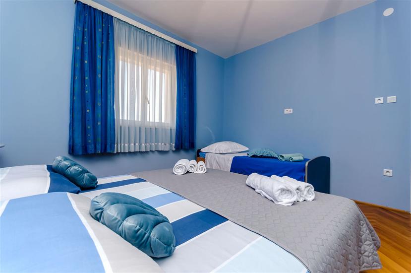 Apartment A1, for 5 persons