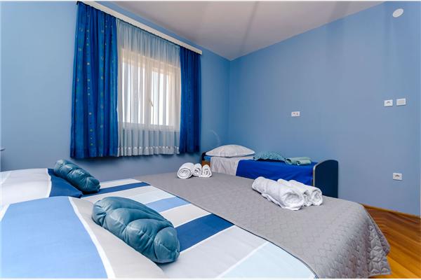 Apartment A1, for 5 persons