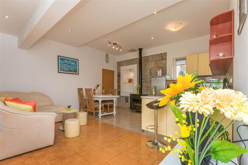 Apartment A1, for 5 persons