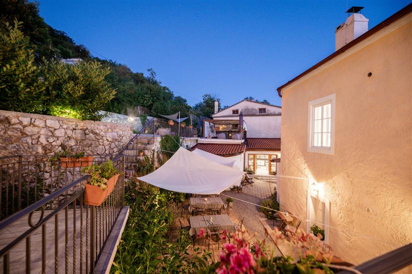 Pansion Boutique Hostel Mali Pariz