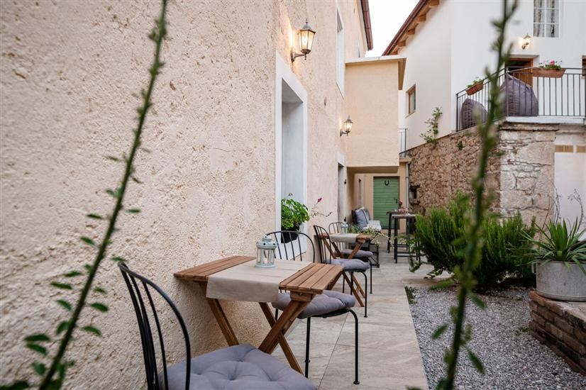 Pansion Boutique Hostel Mali Pariz