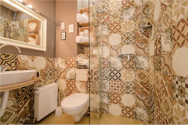 Room S3, for 3 persons