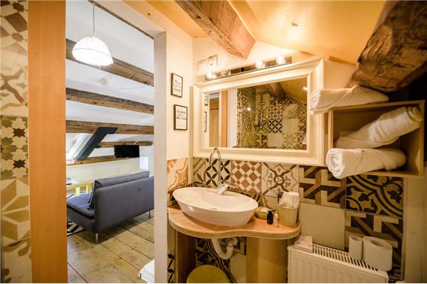 Room S6, for 2 persons