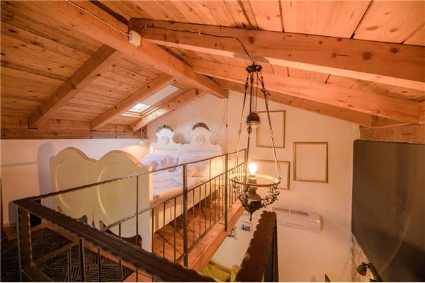 Room S7, for 3 persons