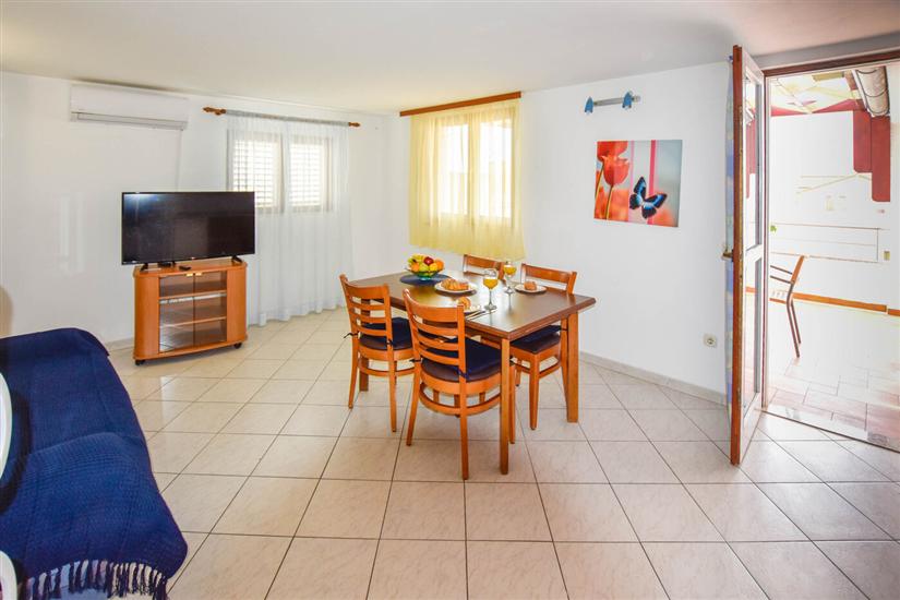 Apartment A4, for 5 persons