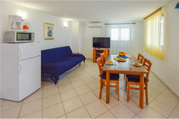 Apartment A4, for 5 persons