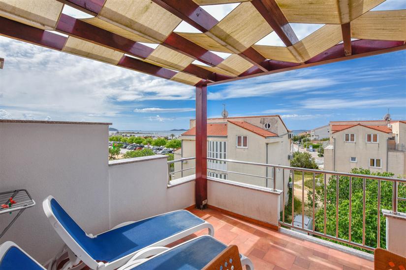 Apartment A4, for 5 persons